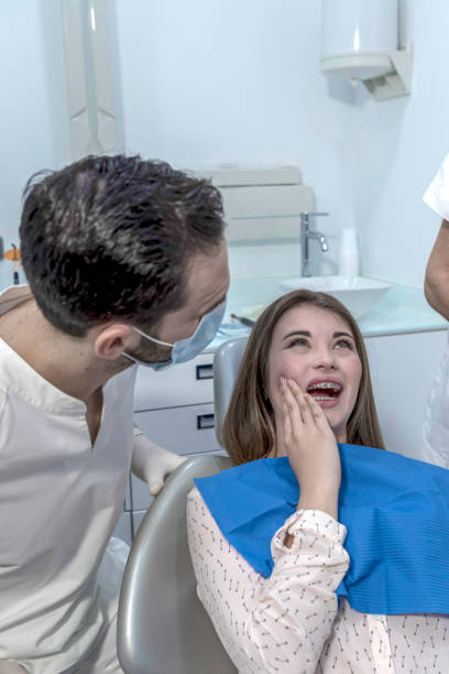 Best Emergency Broken Tooth Repair in Carpentersvle, IL